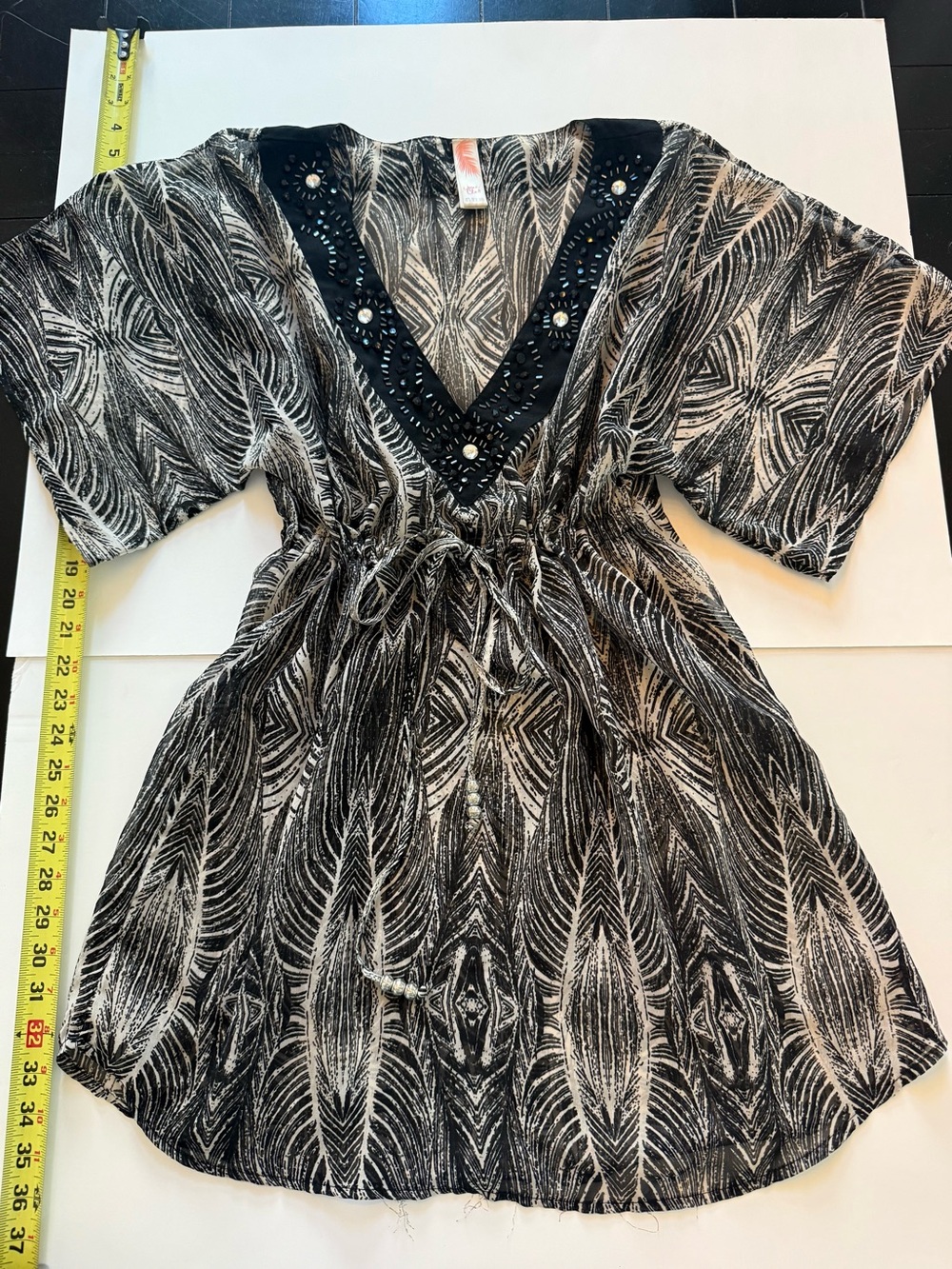 Black & White V-Neck Patterned Short-Sleeve Tunic with Embellished Trim